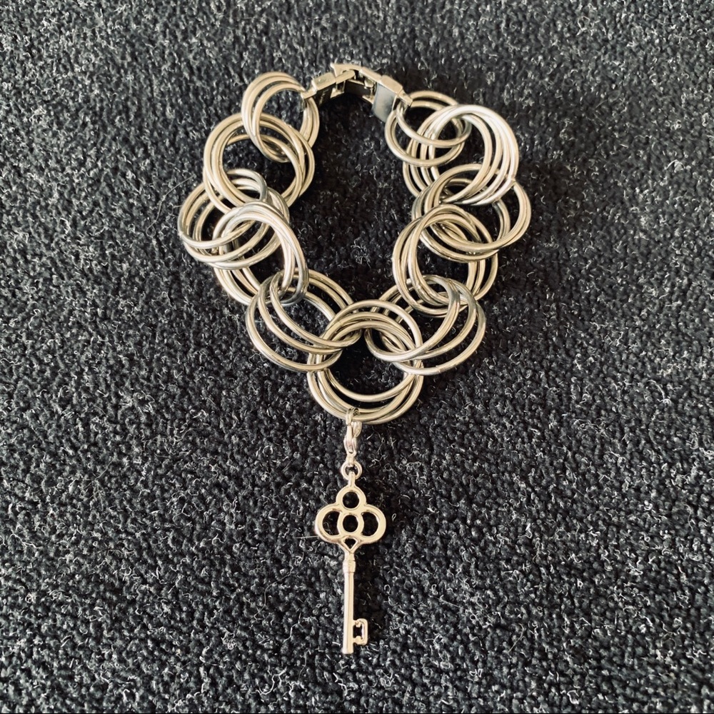 Silver chain w/ key to my heart charm bracelet 🔑